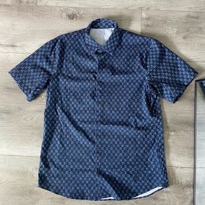 Lululemon men’s airing easy button up short sleeve